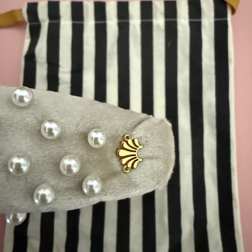 Lele Sadoughi ♡ Ivory Pearl Velvet Knotted Headband - Picture 3 of 4